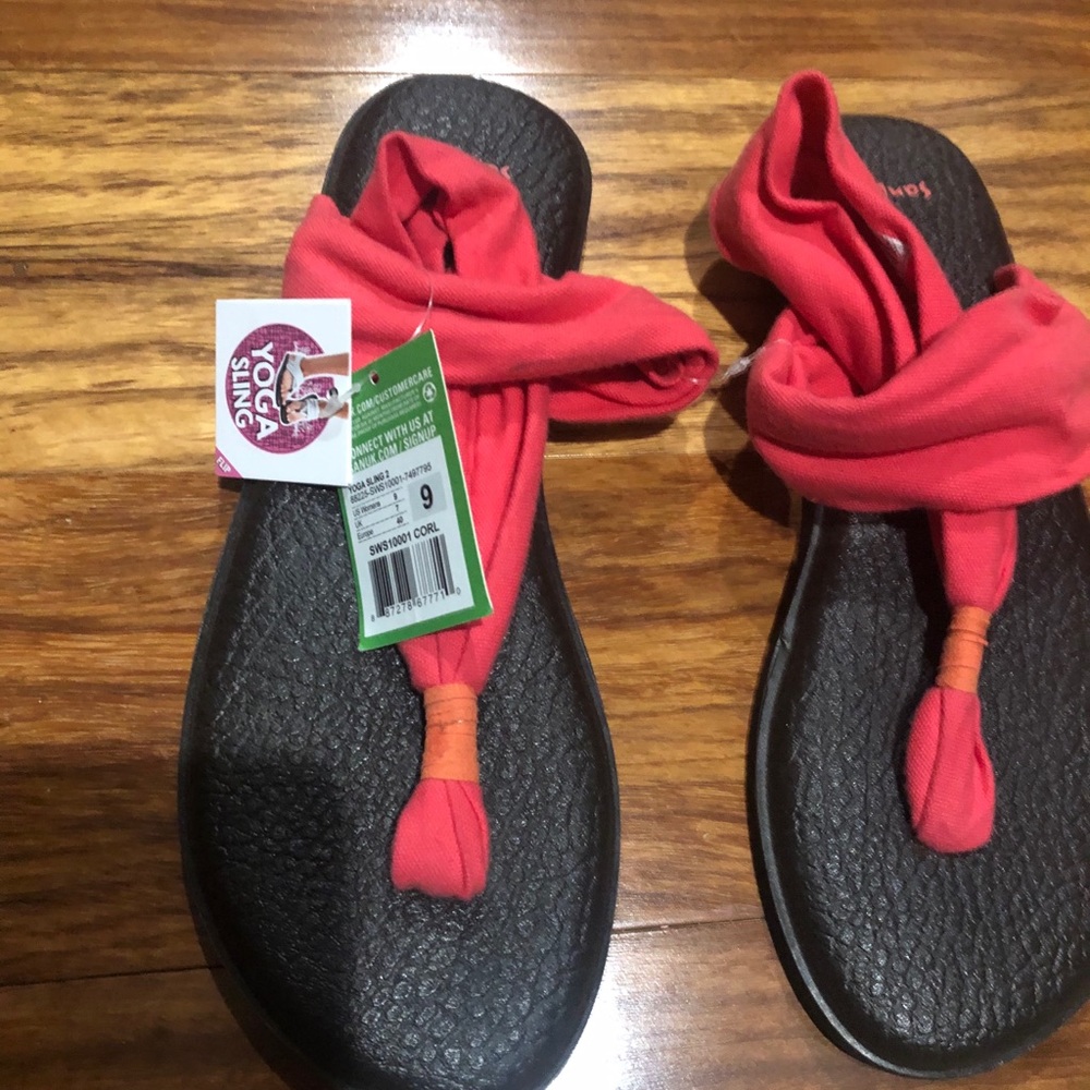 Women’s size 9 Sanuk yoga sling Sandals